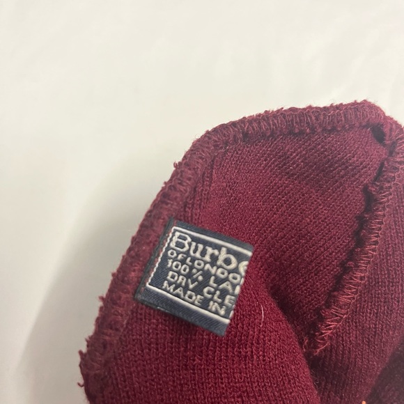 Vintage Burberrys Maroon Beanie - Picture 2 of 3